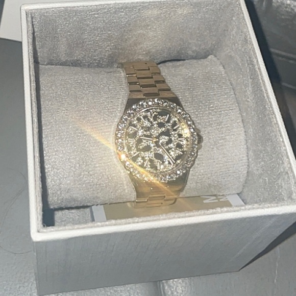 Michael Kors Watch - Picture 1 of 2